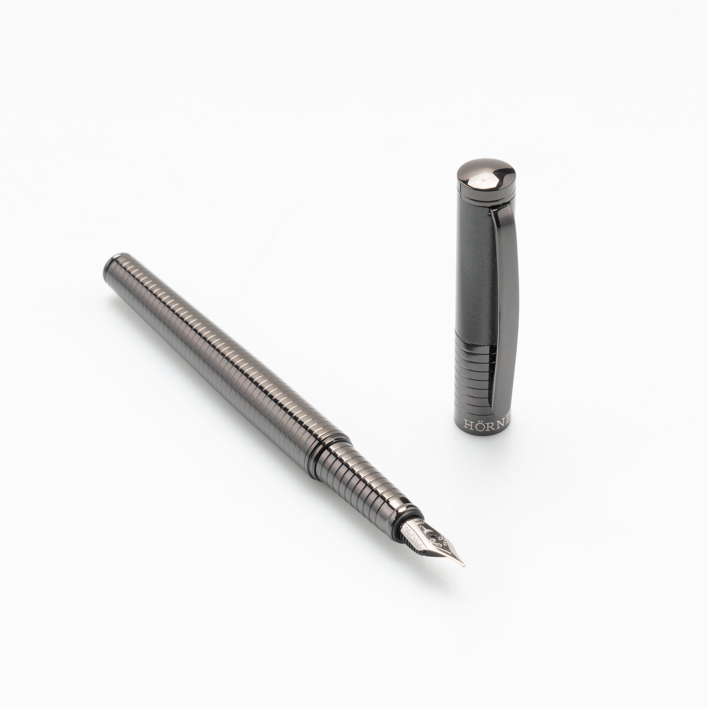 Horner | Fortress | Fountain Pen | - Gunmetal