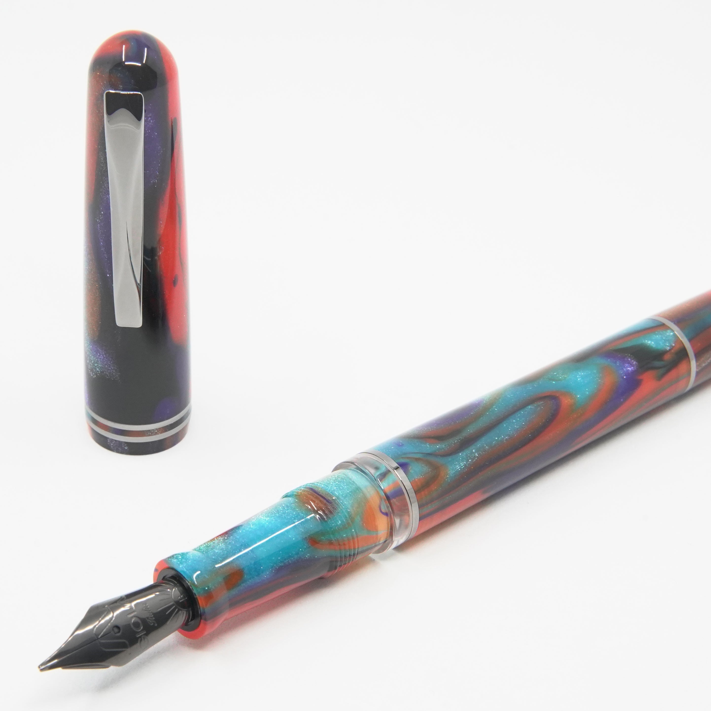 Gioia | Metis Fountain Pen | Iride Black | Fine Nib