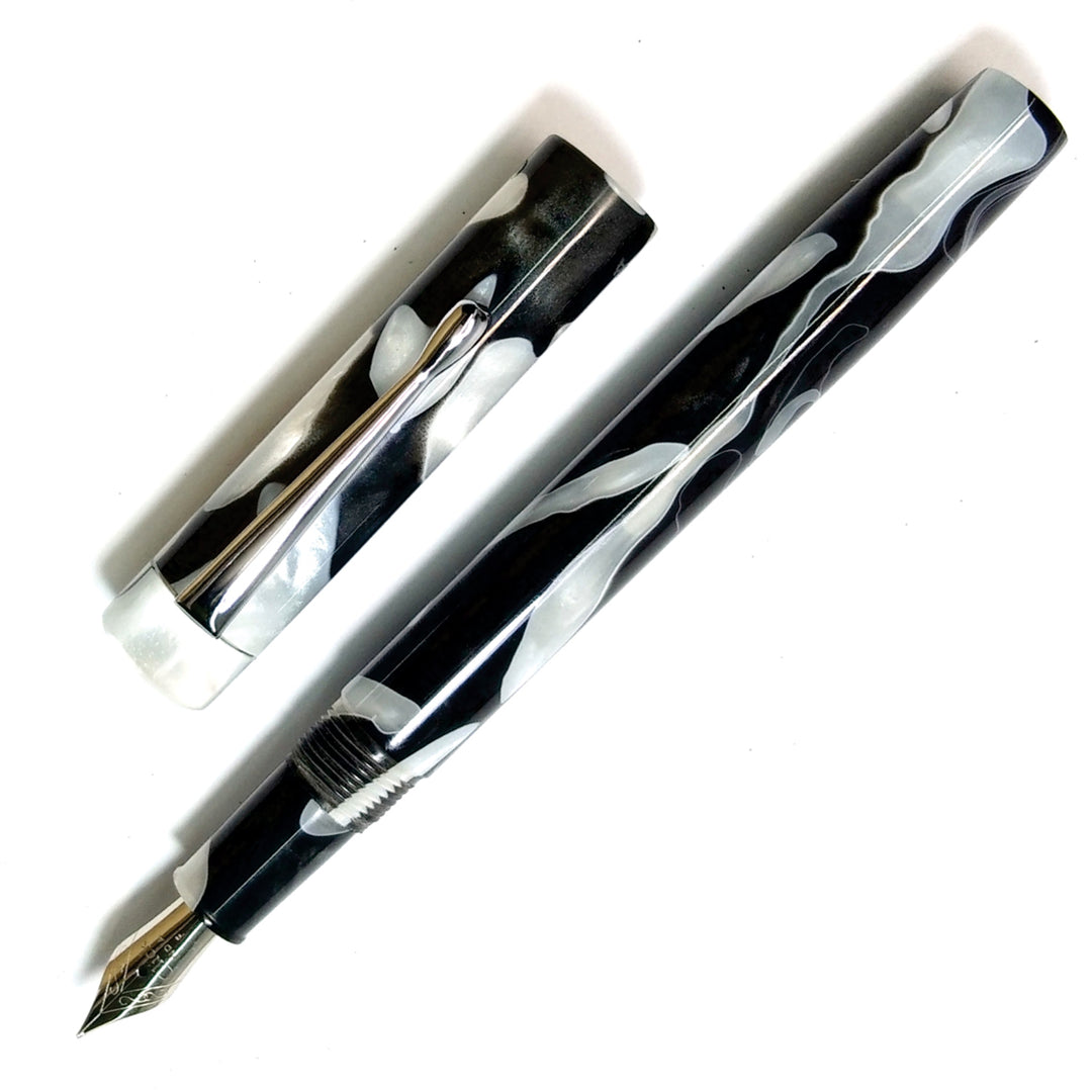 Click | Century Ebonite | Fountain Pen | - White Black