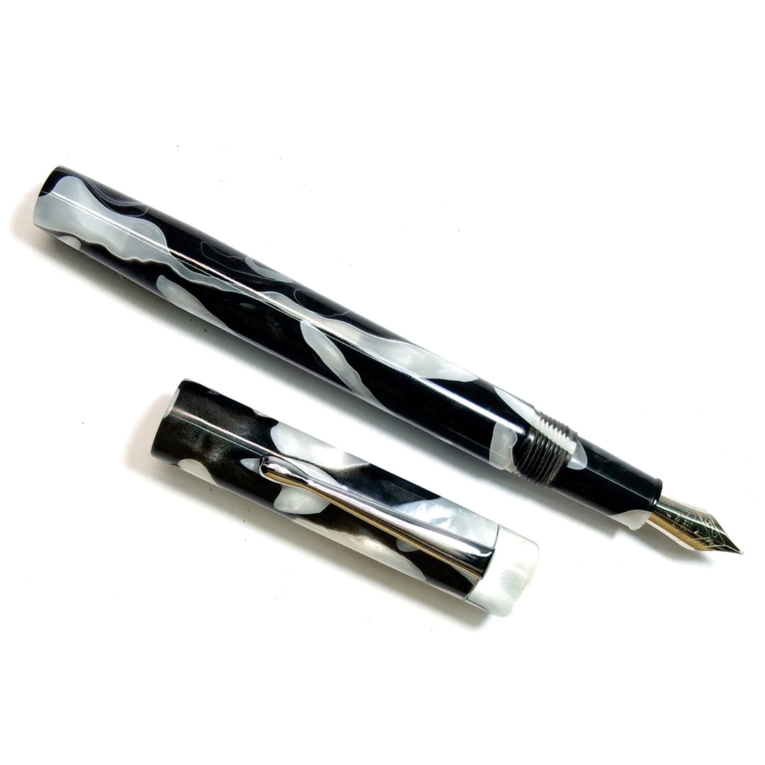 Click | Century Ebonite | Fountain Pen | - White Black
