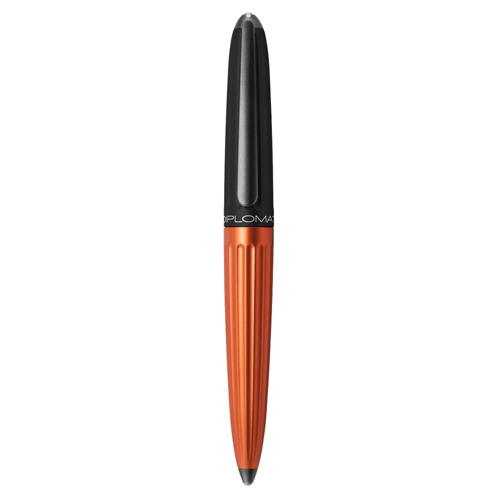 Diplomat | Aero | 14K Gold Nib | Fountain Pen | - Black Orange